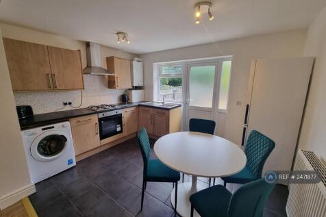 Living Room And Kitchen 