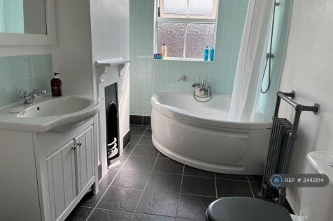 Bathroom Off Master Bedroom 