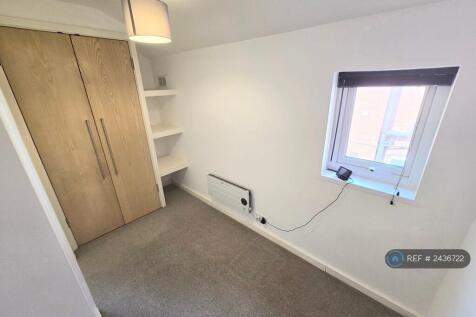 Bedroom 2/Home Office/Walk-In Dressing Room.