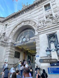 Waterloo Train Station Within 2 Min Walk