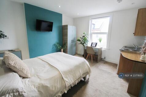 Room 7-1 Bath Street £750 Pcm 