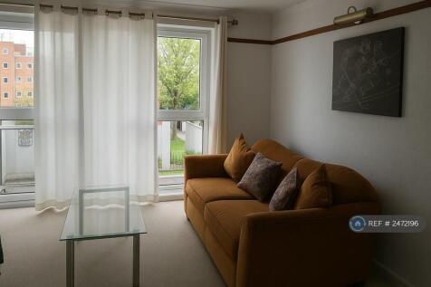 Lounge (Ai Decluttered)