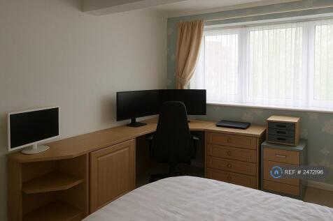 Bedroom (Ai Decluttered)