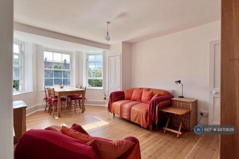 Spacious Lounge With Bright Bay Window