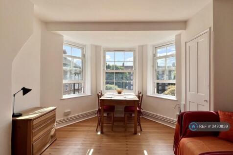Dining Area - Can Seat Up To 6