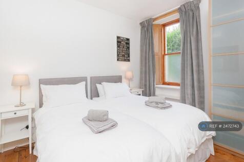 Twin Bedroom