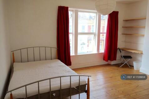 Middle Floor Front Bedroom