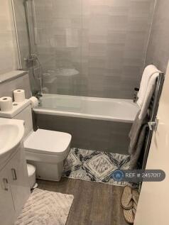 Bath Room b