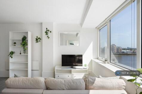 Living Room On The Thames