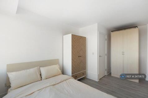 Bedroom 1 - Bright Sky 