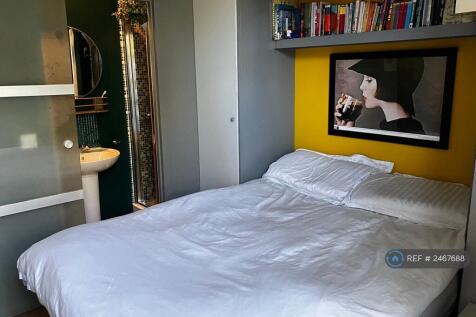 Downstairs Bedroom &amp; Ensuite