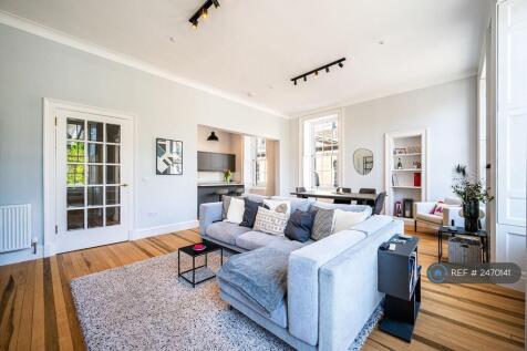 Open Plan Living/Kitchen/Dining