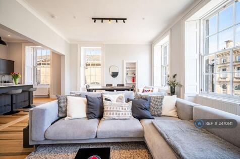 Open Plan Living/Kitchen/Dining