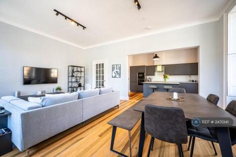 Open Plan Living/Kitchen/Dining
