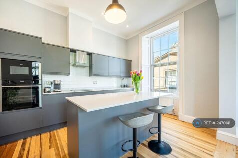 Open Plan Living/Kitchen/Dining