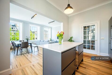 Open Plan Living/Kitchen/Dining
