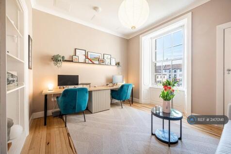 Bedroom 2/Office