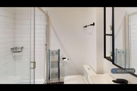Room 3 En- Suite Toilet And Bath