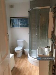 Main Bathroom With Bath