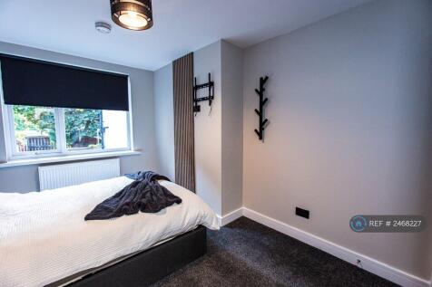 Ensuite Bedroom 1