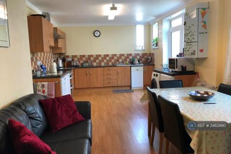 Kitchen And Communal Area