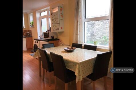 Kitchen And Communal Area