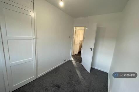 Small Double Bedroom 