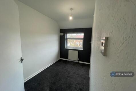 Small Double Bedroom 