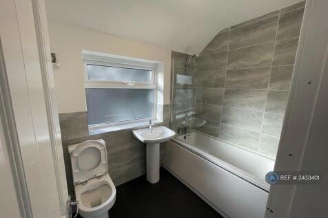 Toilet &#43; Bathroom 