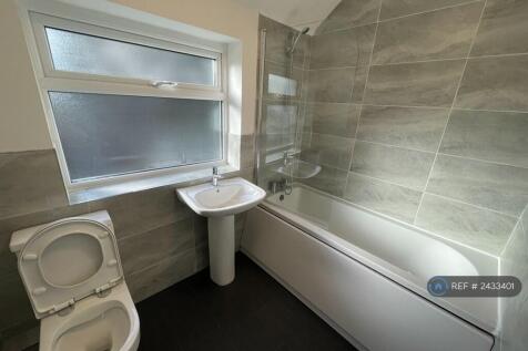 Toilet &#43; Bathroom 