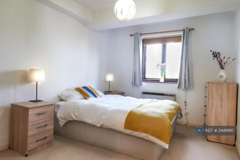 Bedroom And Drawers