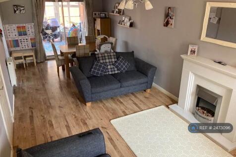 Living Room/ Dining