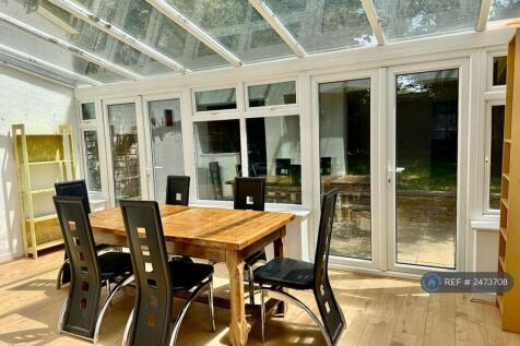 Conservatory With Sunroof