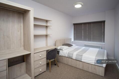 F1 Bedroom