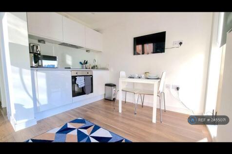 Kitchen And Lounge Area