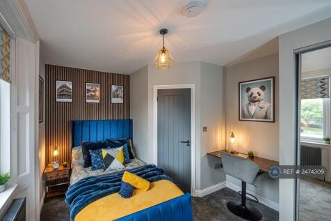 Bed &amp; Desk 