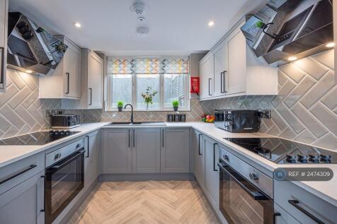 Communal Kitchen 