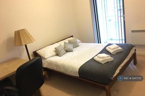 Master Bedroom With Ensuite Bathroom