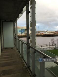 Balcony With View To River Clyde