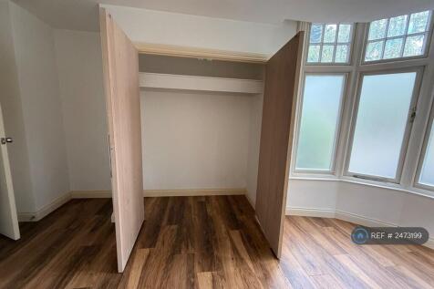 Fitted Wardrobe In Bedroom