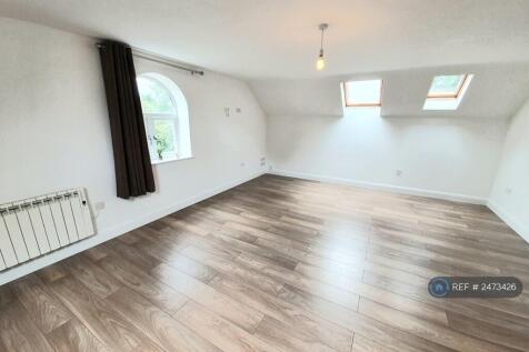 Spacious Lounge