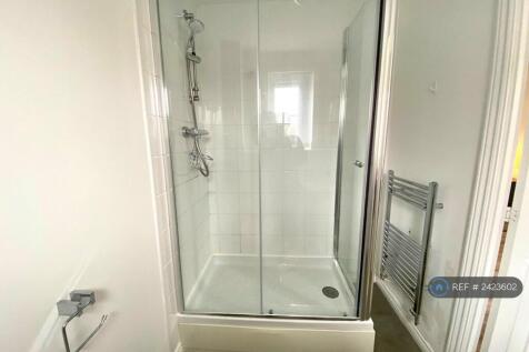Room 2 Ensuite