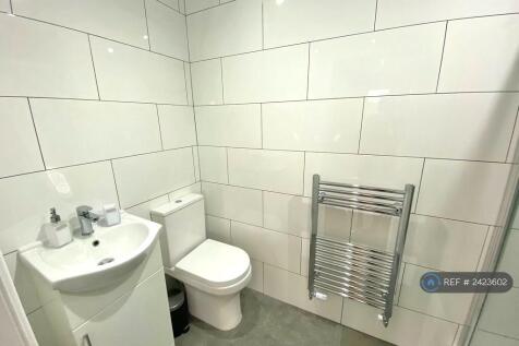 Room 3 Ensuite 