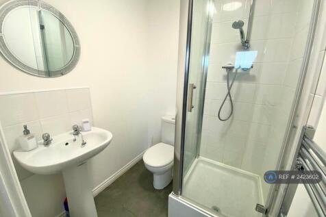 Room 5 Ensuite 