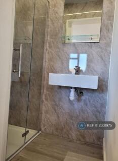 Ensuite Shower To Main Bedroom 