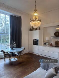 Open Plan Living Room / Kitchen