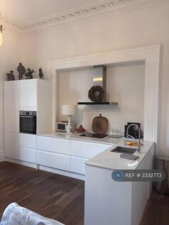 Open Plan Living Room / Kitchen