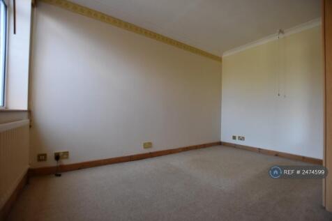 Middle Bedroom