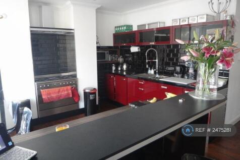 Well Specified Designer Kitchen