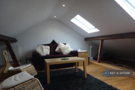 Loft Lounge With a Glimpse Of The Estuary